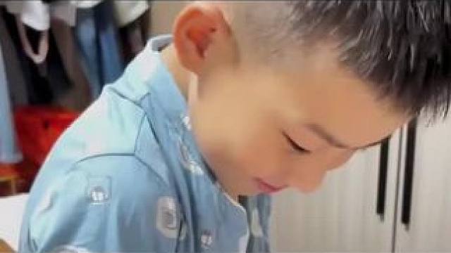 最近两天这个小孩天天这样，气死我了，也不知道害羞...#熊孩子系列 #原谅我不厚道的笑了