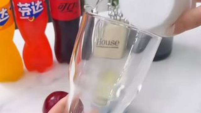 这个冰球真是夏季必备，方便还不容易化#冰块  #夏日冰饮  #冰格模具  #冰球