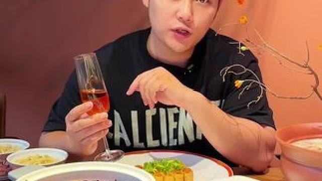 马上七夕了，又在云龙湖附近给你们找到一家适合约会的餐厅#约会餐厅 #氛围感餐厅打卡 #七夕情侣约会餐