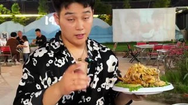 在九里山下又找到一个非常有情调的大排档，在这里还可以吃到六月黄螃蟹#美食推荐 #大排档 #网红餐厅