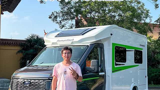 双排座椅布局,带升降吊床，适合精致旅居!