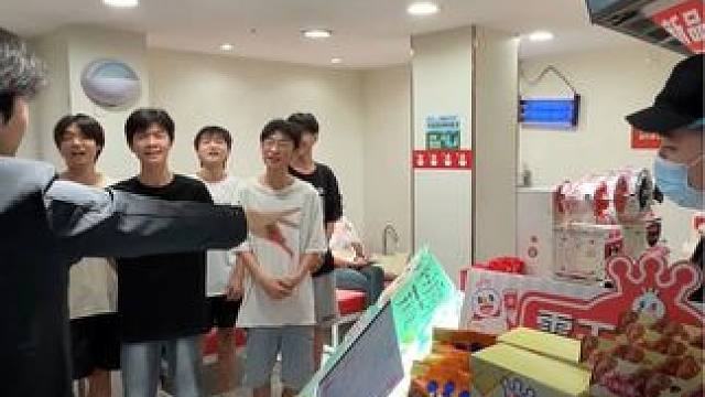 合唱团已就位 #蜜雪冰城 #社牛 #大学生#搞笑