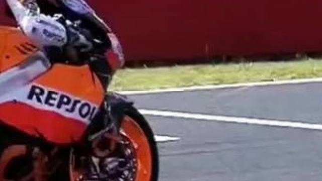 #motogp #摩托车比赛 #滑胎过弯 #压弯 #马奎斯