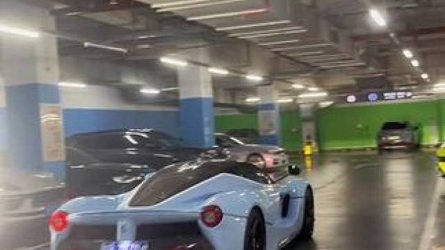 男人的梦想女人的向往，罚你梦想成真，认罚扣6。#法拉利拉法#dou是好车#法拉利