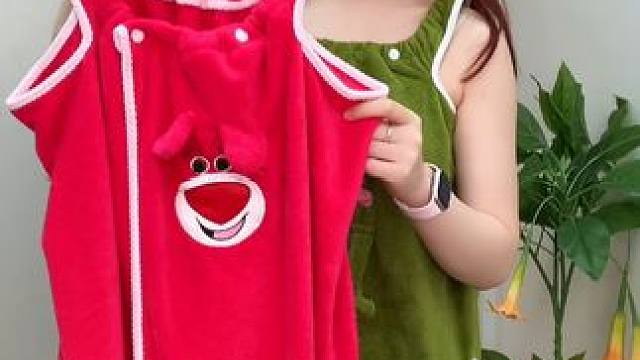 这款小怪兽浴袍套装，穿着可太舒服了颜值高，吸水性强，还送一个发帽，太可爱了!#可穿式浴巾  #浴袍 