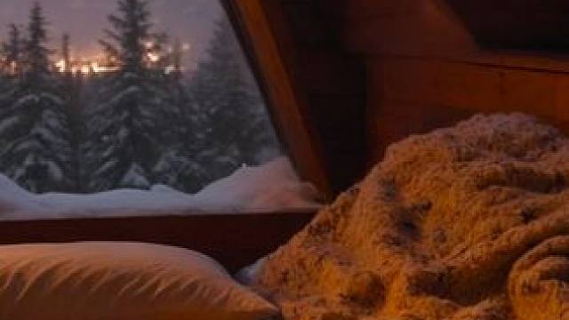 暴风雪之夜，在这个舒适小窝里放松入眠，耳边有呼啸风雪 #白噪音 #助眠声音 #睡眠音乐 #助眠视频 