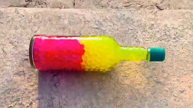 楼梯滚瓶子爆破解压时刻