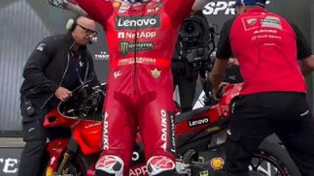 英国站冲刺赛，巴斯蒂亚尼夺冠 #motogp #摩托车比赛 #赛道 #杜卡迪