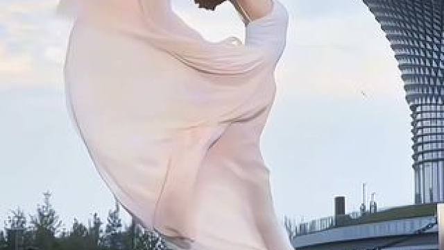 自能生羽翼，何必仰云梯#会开花的云 #古典舞 #氛围感 #一字马