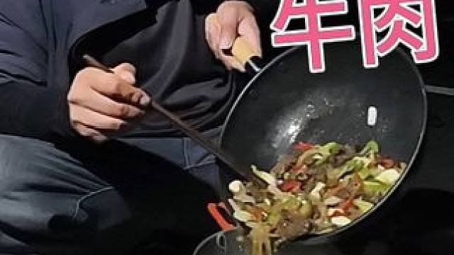 骑行内蒙古，装备太重辐条再次崩断，晚上村委会搭个帐篷葱爆牛肉#骑行vlog #让骑行成为一种生活 #