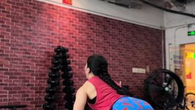 中等重量保持容量训练 #健身女孩多巴胺运动日常 #运动穿搭 #运动表现 #氮泵女孩