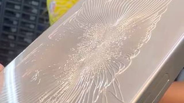 外国小姐姐沉浸式修手机 #沉浸式