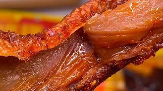 不得不说这个湖南的爆辣鱼尾真是太辣了，每一包份量很足没有鱼鳞和鱼腥味，能吃辣的赶紧冲#爆辣鱼尾 #好