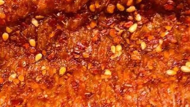 不得不说湖南这个波浪豆筋真的太好吃了，一口下去咸香香辣#无辣不欢 #辣条 #追剧小零食