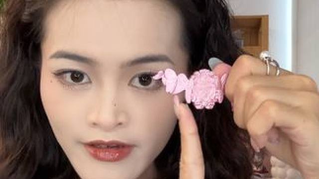 全是我喜欢的颜色，收到的一瞬间我都想尖叫！！ #美妆种草 #花知晓礼盒  #花知晓新品  #彩妆推荐