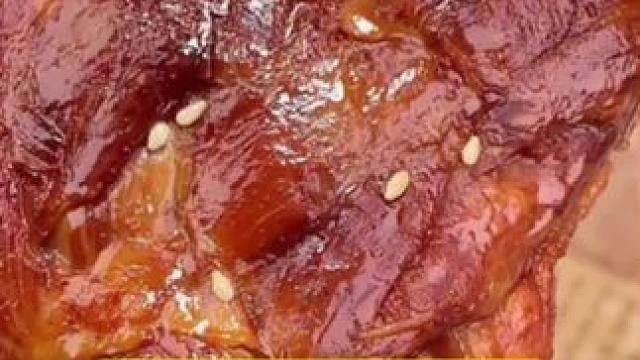 乡巴佬大鸭腿#真材实料才能做出好味道 #新鲜食材让您吃得放心 #零食推荐