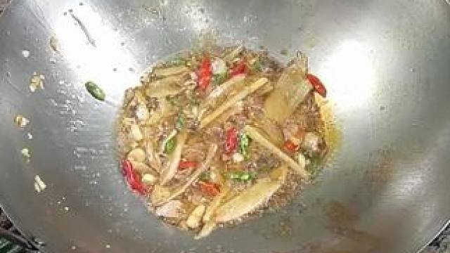 爆炒田螺 #我的乡村生活 #东南亚美食 #东南亚八面佛 #农村柴火灶