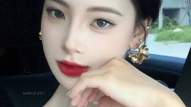 清冷感红唇妆教来啦～ #美妆 #妆面记录 #新手化妆教程 #妆教 #妆容教程