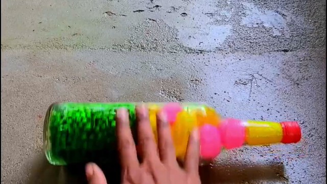 楼梯滚瓶子爆破解压时刻