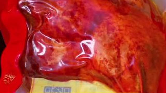 乡巴佬大鸭腿#真材实料才能做出好味道 #新鲜食材让您吃得放心 #好吃又便宜的鸭脖推荐 #鸭货美食 #