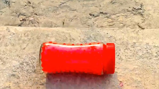 楼梯滚瓶子爆破解压时刻