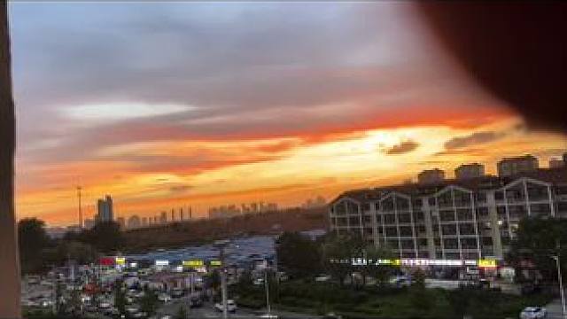 #晚霞是天空给的惊喜 #落日余晖映晚霞一抹夕阳美如画 #想把好看的天空分享给你 #好看的晚霞分享给喜