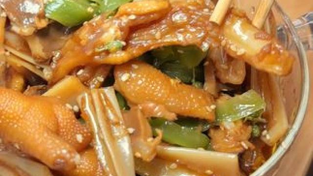 几种不同的食材，吃起来麻辣爽口，味道太绝了！#宵夜  #零食  #追剧