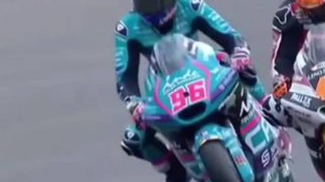 #motogp #压弯 #危险动作请勿模仿 #专业车手
