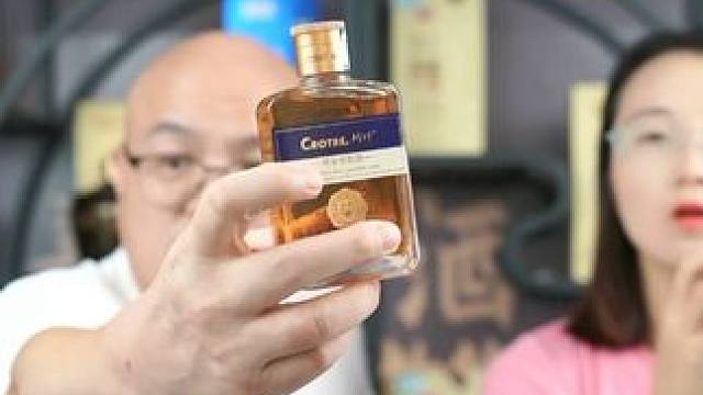 畅享鳄鱼骨酒，五年陈酿，营养之泉！