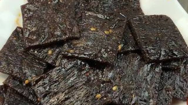 香迷糊了呀！ 这个价也太香了！ #零食推荐 #好吃到停不下来 #辣条 #臭干子 #追剧小零食