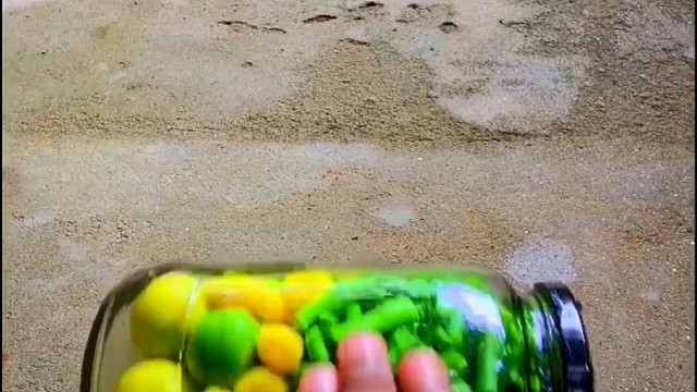 楼梯滚瓶子爆破解压时刻