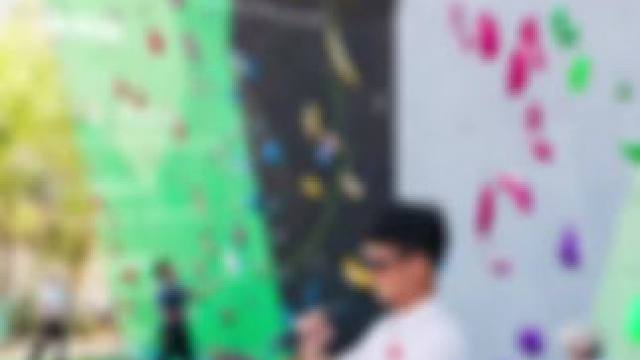 这个世界，就是你自己的世界，你对世界的态度决定了你会拥有怎样的世界。在解说的路上还有很长的路要走，很