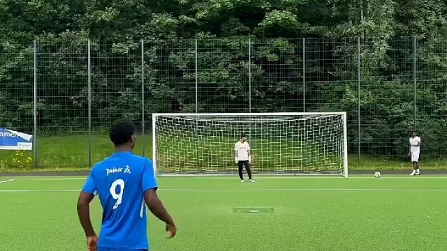 业余踢球的都知道，踢出一脚这个，可以爽一个礼拜