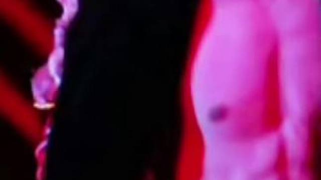 拥有bjd胸台般腹肌的男人
#朱正廷 #腹肌 #这谁顶得住啊 #bjd #禁欲系