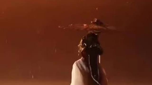 #当战国袍遇上大雨 #月下舞姬 #人间惊鸿客古风舞蹈 #慢镜头下的绝美瞬间 #带你走进古风仙境里