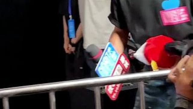 #朱一龙#邱天#朱珠 亮相#电影负负得正北京首映礼 ，龙哥前几天刚获得百花奖最佳男主角，现在又有新电