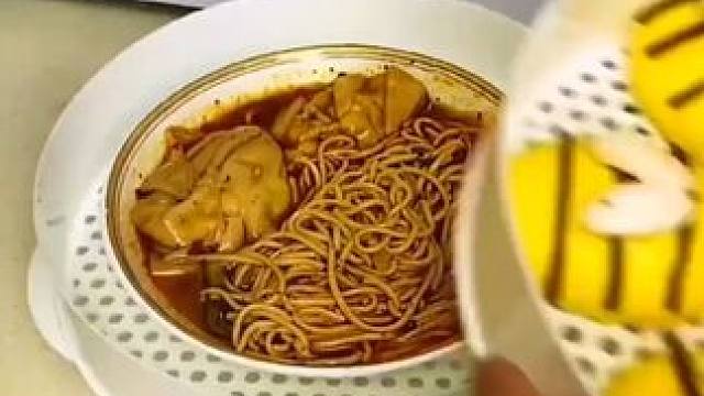 自从发现这个微波炉蒸笼，我家再没吃过硬邦邦的大馒头，平时热个馒头，热个剩菜不要太方便！#微波炉专用蒸