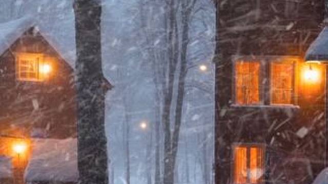 暴风雪夜的森林小屋，你会在这里住下来休息吗？ #白噪音 #助眠声音 #助眠视频