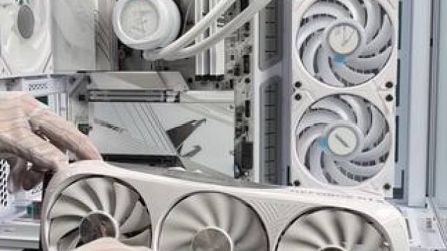 白色海景房主机，每次看到它，疲惫都一扫而空，真的绝绝子！ #diy电脑 #电脑 #数码科技 #海景房