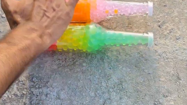 楼梯滚瓶子爆破解压时刻