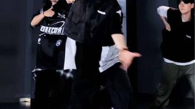 今天是小帅#简单易学 #雪灵编舞 #一起跳舞