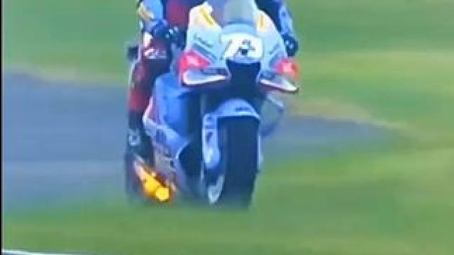 #motogp #摩托车比赛 #滑胎过弯 #压弯 #危险动作请勿模仿