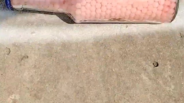 楼梯滚瓶子爆破解压时刻