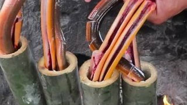 竹筒煮黄鳝鱼 #我的乡村生活 #原始美味 #农村生活 #东南亚八面佛