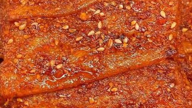 爱吃辣的一定不要错过这个，咸香香辣，撕着吃真的太好吃了#好吃到停不下来 #零食推荐 #辣条