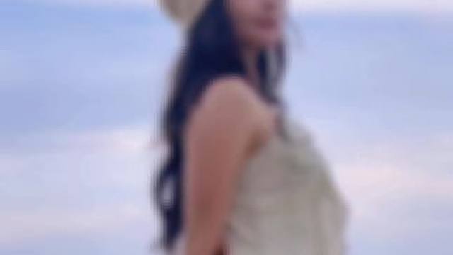 直到有另一个人 能体会我的感觉 #直到有另一个人能体会我的感觉 
#蓝色治愈系 #海边拍照 #御姐 