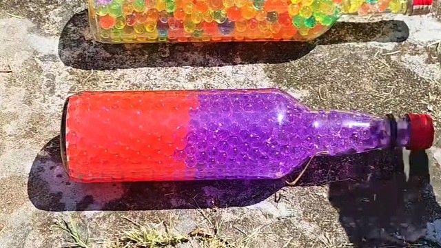 楼梯滚瓶子爆破解压时刻