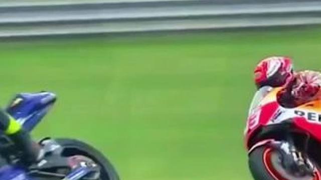 #motogp #摩托车比赛 #滑胎过弯 #大神控车 #危险动作请勿模仿