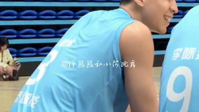 #张景胤  比赛太多的时候怕他太累了，太久没比赛了又想他出来打球…是不是球迷们都这样哈哈哈哈#排球