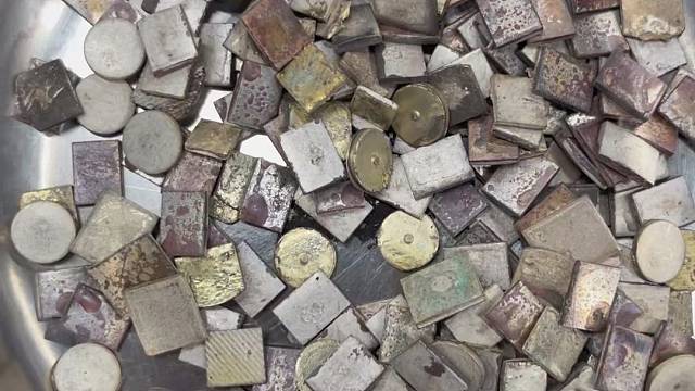 银触点最新报价。家里有各种含银废料的朋友们，都可以过来咨询#银浆回收 #镀金废料回收